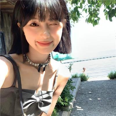 有秘密的她